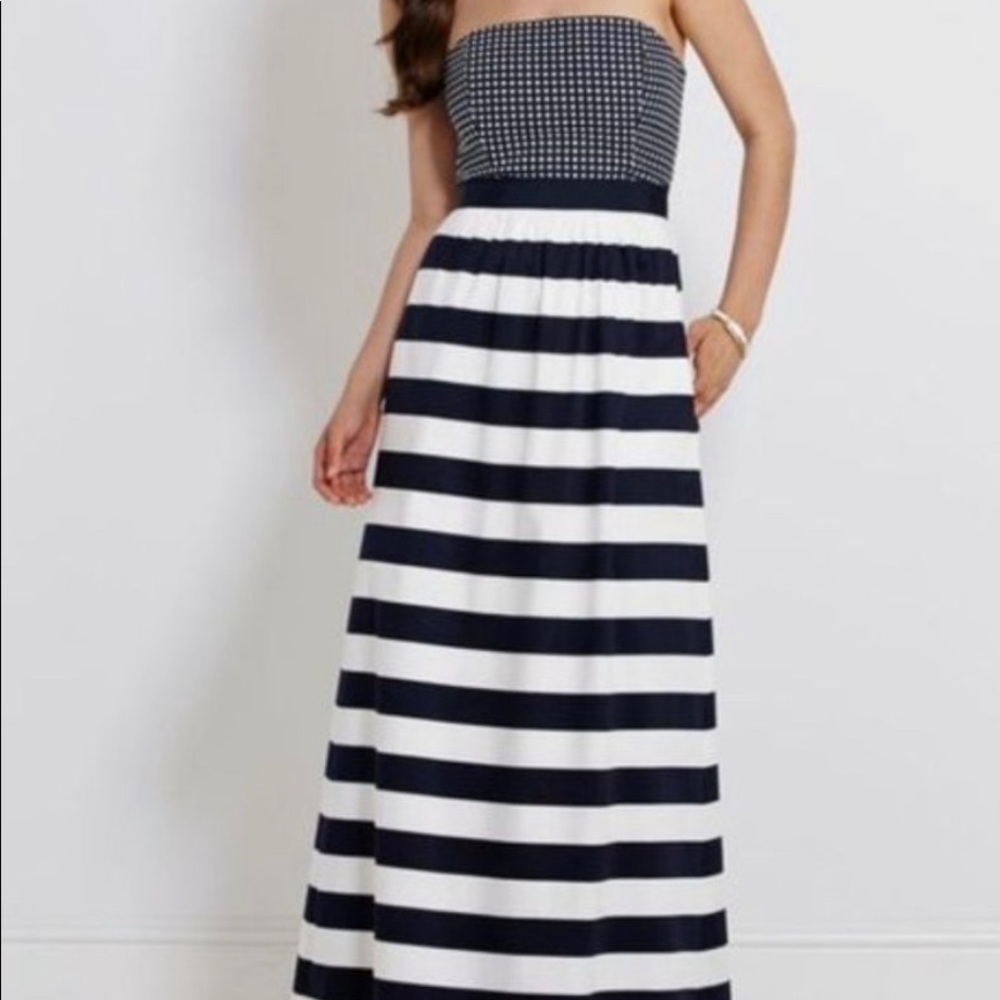 Vineyard Vines Navy blue stripe dress.